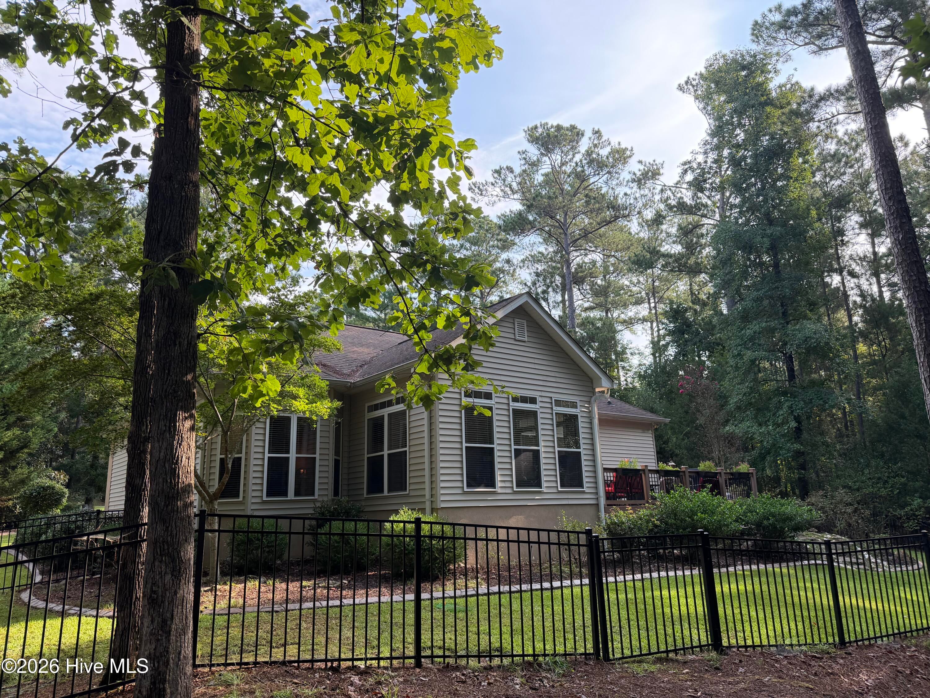 806 Sturbridge Drive