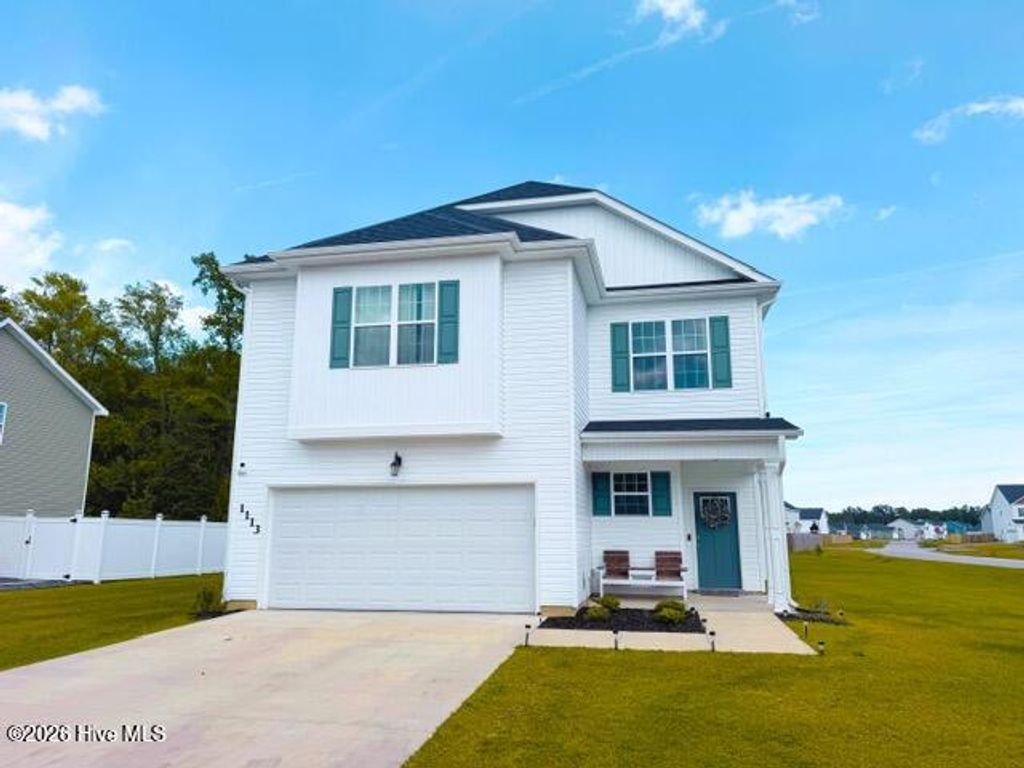 Photo of 1113 Carteret Manor Drive, Jacksonville, NC 28546 (MLS # 100569036)