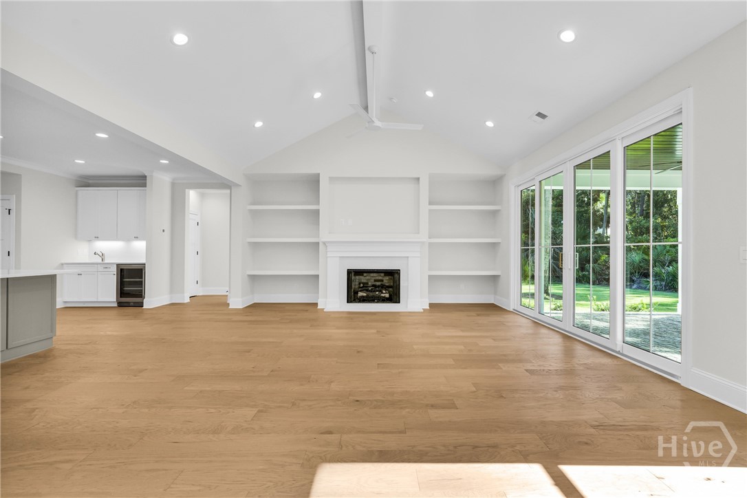 Savannah, Georgia 31411, United States, 3 Bedrooms Bedrooms, ,4 BathroomsBathrooms,Residential,Active,255382