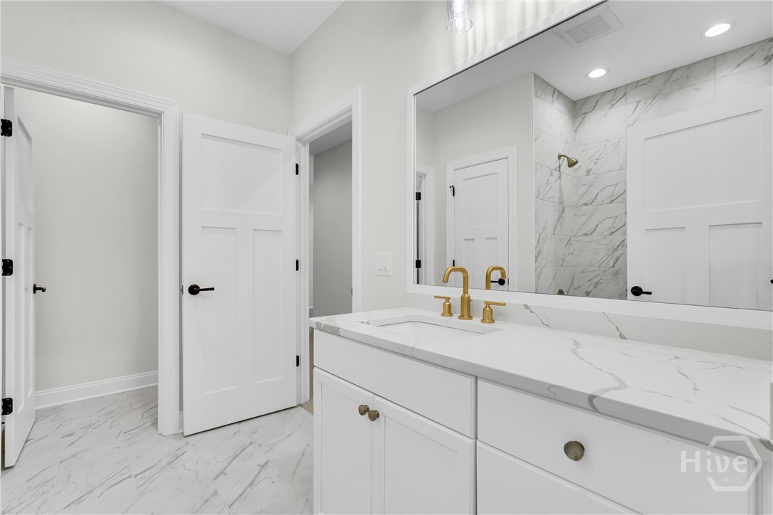 Savannah, Georgia 31411, United States, 3 Bedrooms Bedrooms, ,4 BathroomsBathrooms,Residential,Active,255382