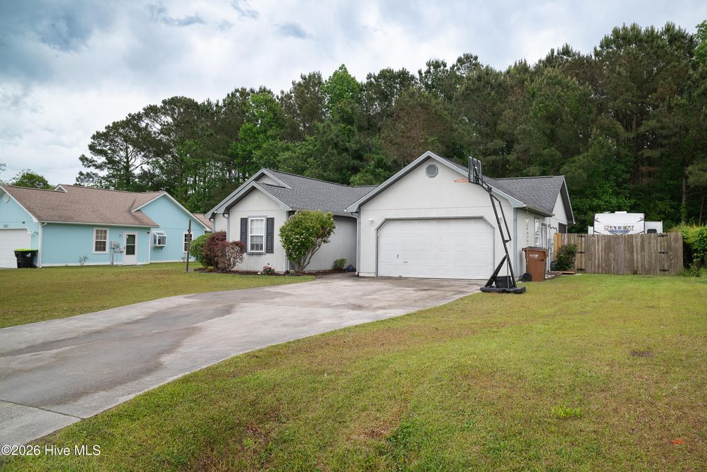 Photo of 123 Daphne Drive, Hubert, NC 28539 (MLS # 100569783)