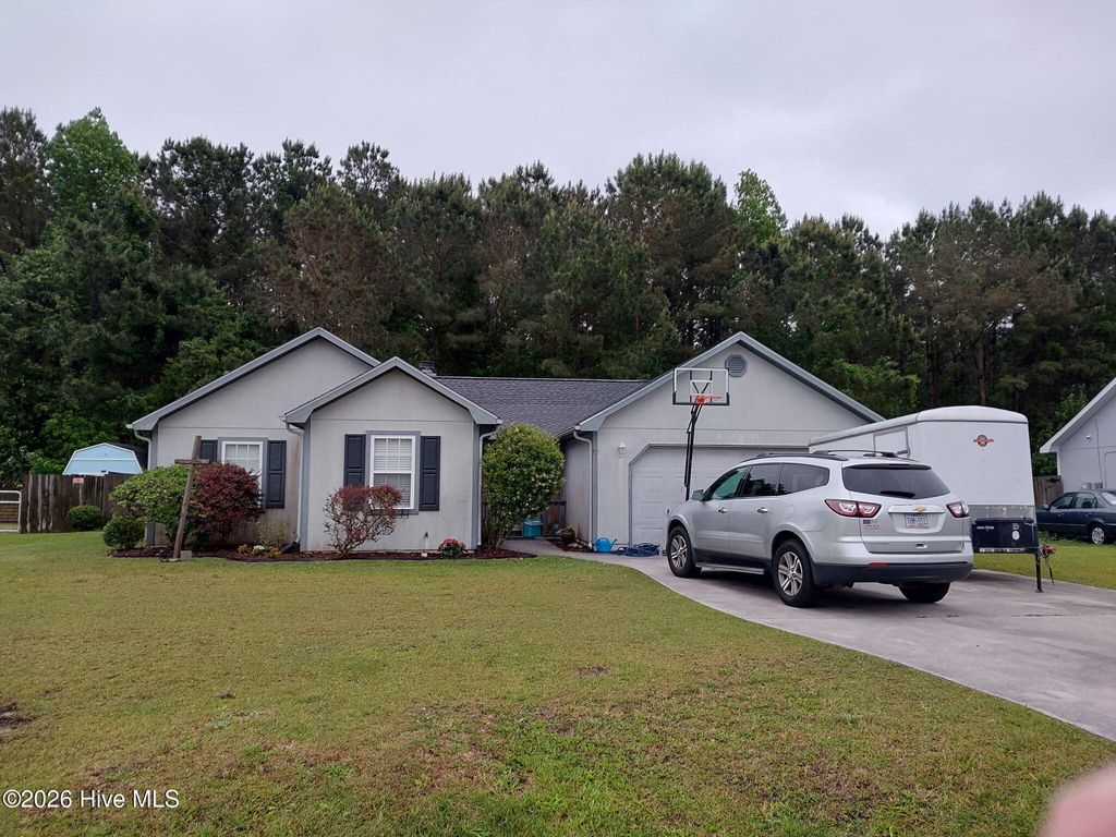 Photo of 123 Daphne Drive, Hubert, NC 28539 (MLS # 100569783)