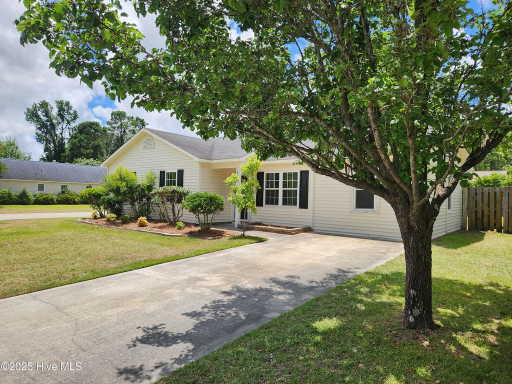 Photo of 627 Lanvale Hills Circle, Leland, NC 28451 (MLS # 100517717)