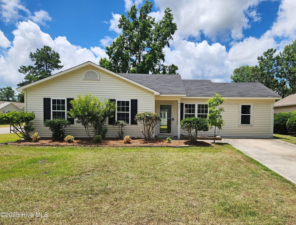 Photo of 627 Lanvale Hills Circle, Leland, NC 28451 (MLS # 100517717)