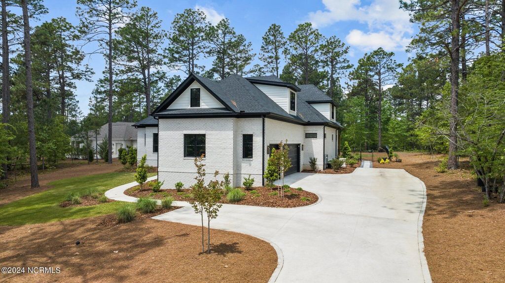 Photo of 4 Kenilwood Court, Pinehurst, NC 28374 (MLS # 100557452)