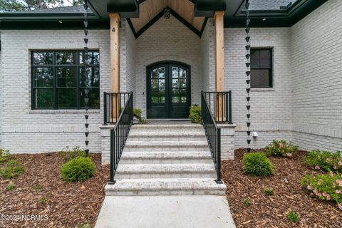 Homes For Sale - 4 Kenilwood Court<br/> Pinehurst, NC 28374