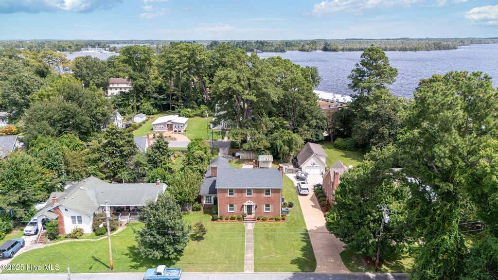 Photo of 1300 Fairfax Avenue, Elizabeth City, NC 27909 (MLS # 100531132)