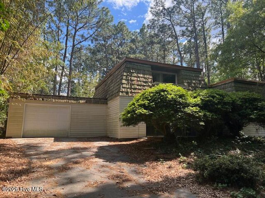 Photo of 212 Skyline Manor Road, Southern Pines, NC 28387 (MLS # 100568474)