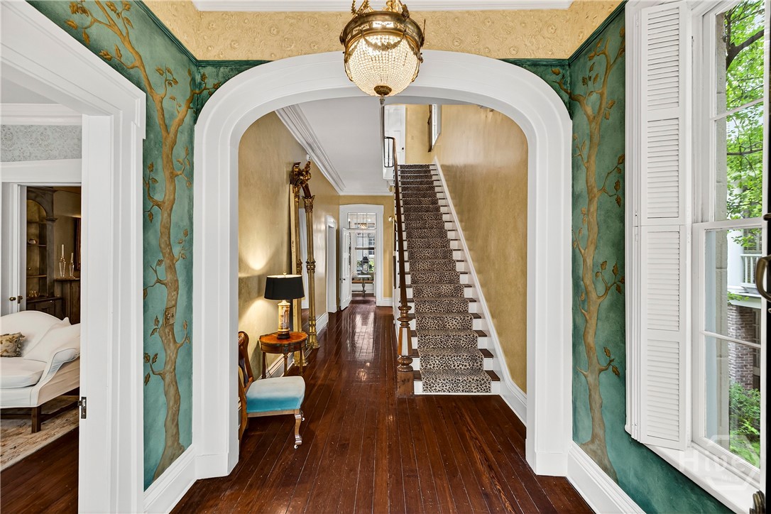 203 W Charlton Street