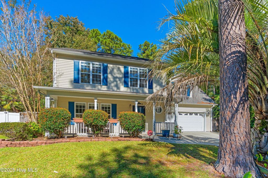 Photo of 9818 N Olde Towne Wynd SE, Leland, NC 28451 (MLS # 100565121)