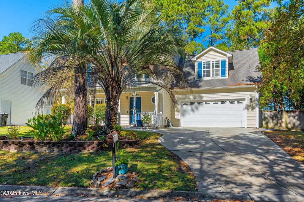 Photo of 9818 N Olde Towne Wynd SE, Leland, NC 28451 (MLS # 100565121)