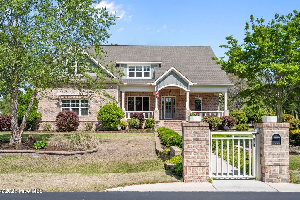Photo of 407 Seascape Drive, Sneads Ferry, NC 28460 (MLS # 100554318)