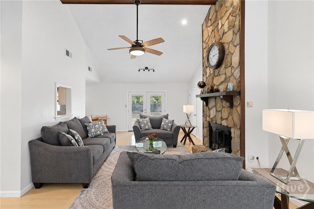 10 Rivers Bend Drive