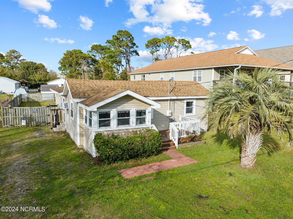 Photo of 410 Spartanburg Avenue, Carolina Beach, NC 28428 (MLS # 100546167)