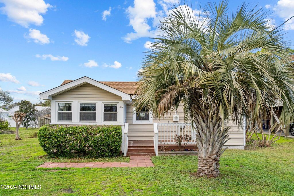 Photo of 410 Spartanburg Avenue, Carolina Beach, NC 28428 (MLS # 100546167)