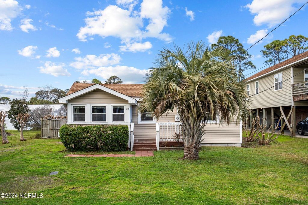 Photo of 410 Spartanburg Avenue, Carolina Beach, NC 28428 (MLS # 100546167)