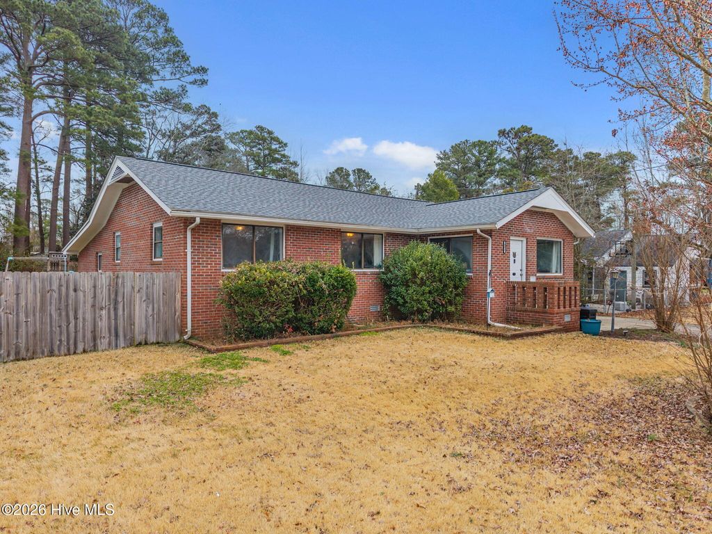Photo of 402 Jarman Street, Jacksonville, NC 28540 (MLS # 100555737)