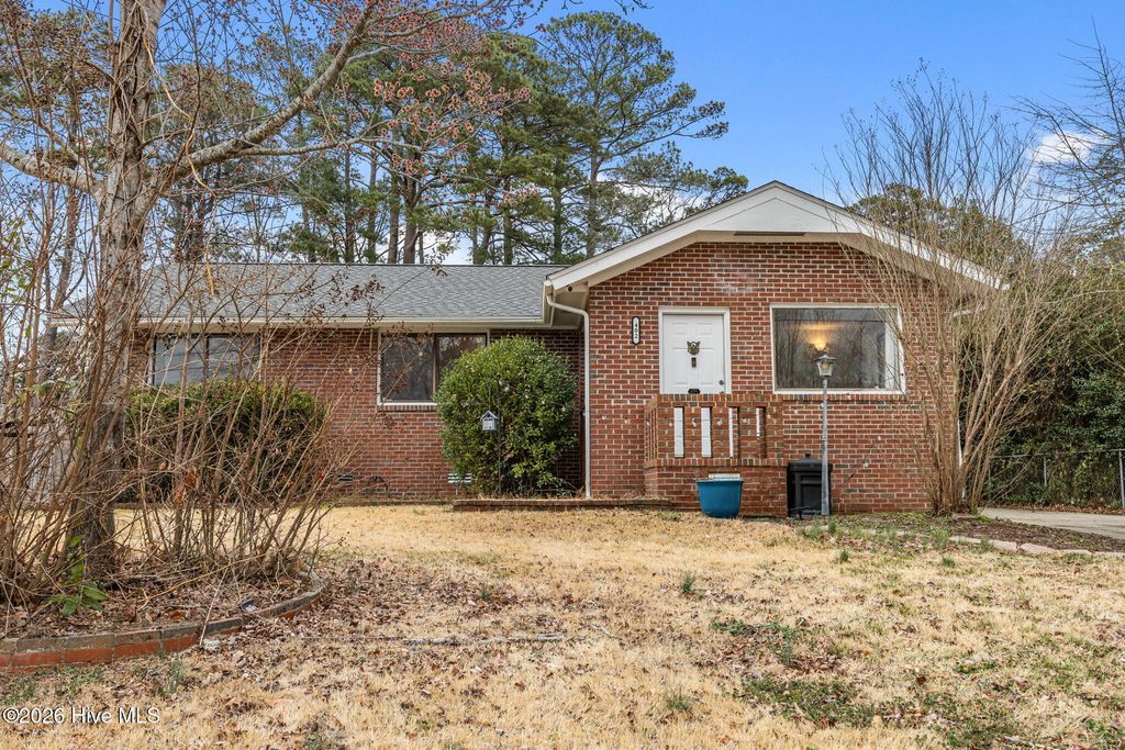 Photo of 402 Jarman Street, Jacksonville, NC 28540 (MLS # 100555737)