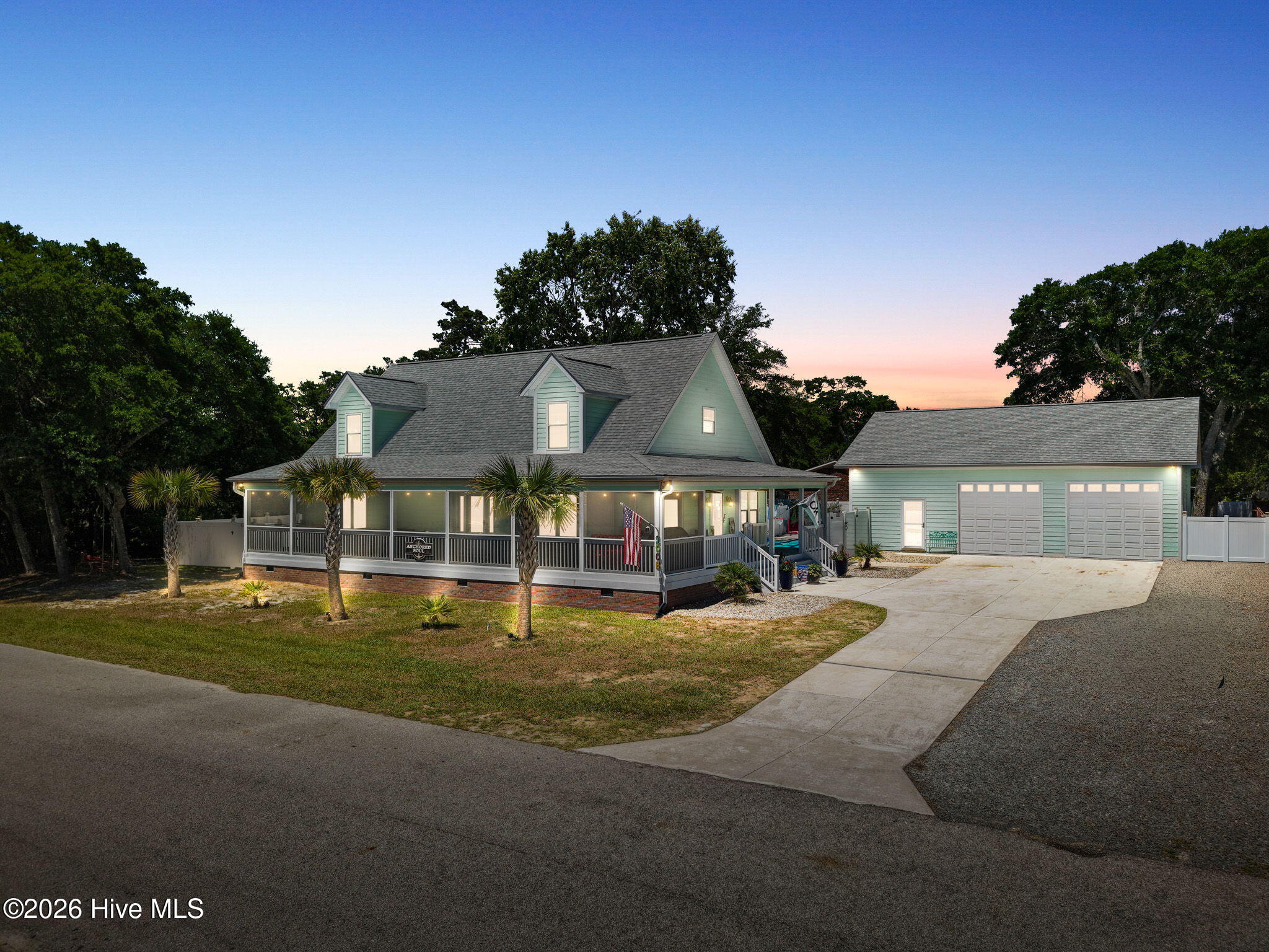 2008 E Oak Island Drive