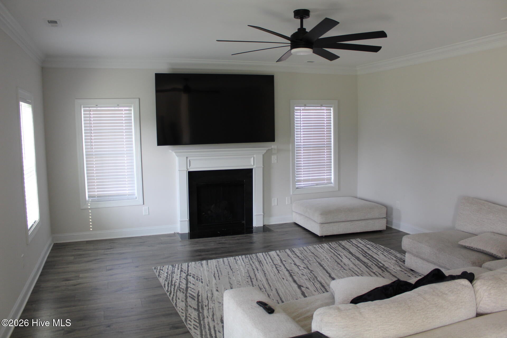 51 W Broughton Lane