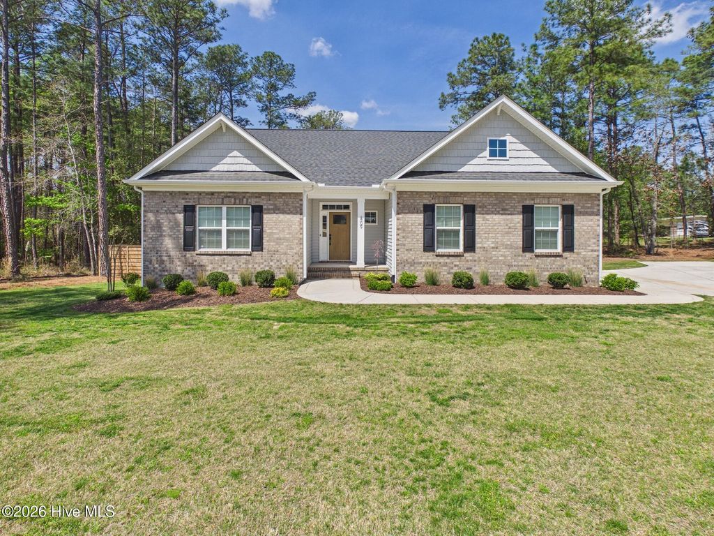 Photo of 409 Piney Oak Drive, Carthage, NC 28327 (MLS # 100565481)