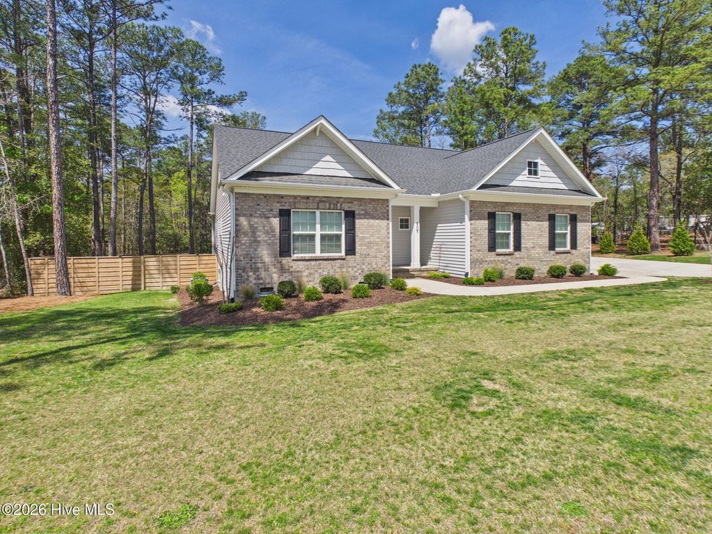 Photo of 409 Piney Oak Drive, Carthage, NC 28327 (MLS # 100565481)