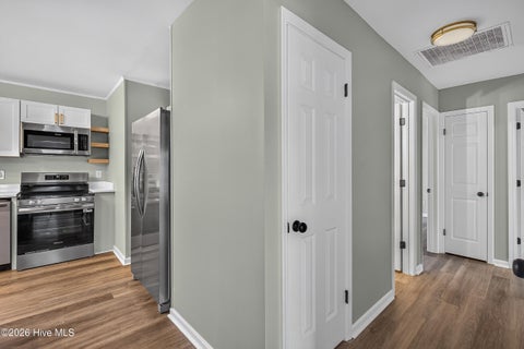 Tiny photo for 809 Deblea Court, Jacksonville, NC 28546 (MLS # 100606227)
