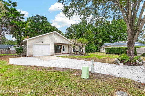 Tiny photo for 809 Deblea Court, Jacksonville, NC 28546 (MLS # 100606227)