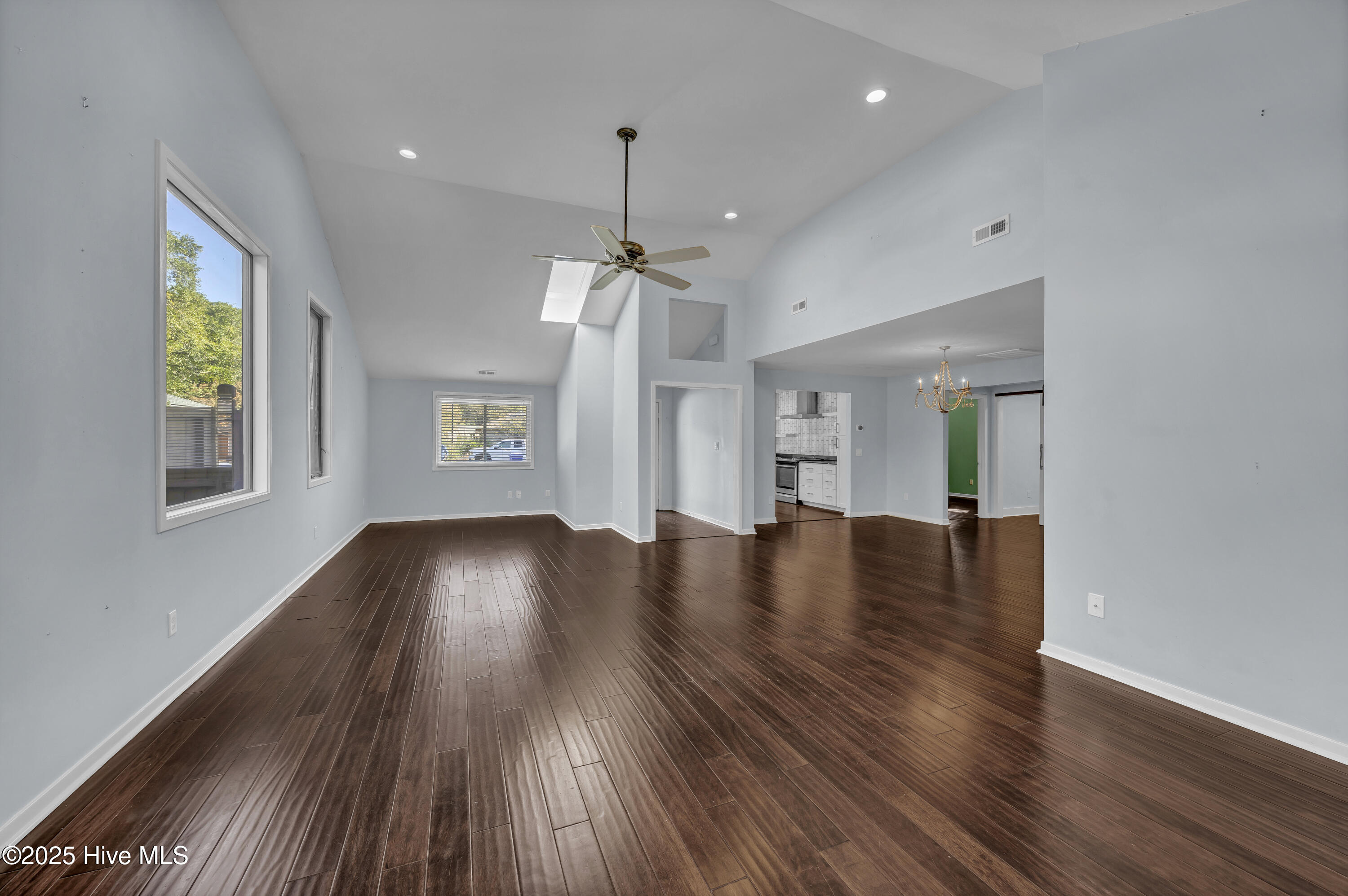 1204 Bayside Circle W