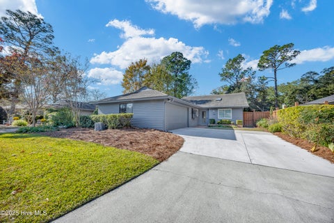 Homes For Sale - 1204 Bayside Circle<br/> Wilmington, NC 28405