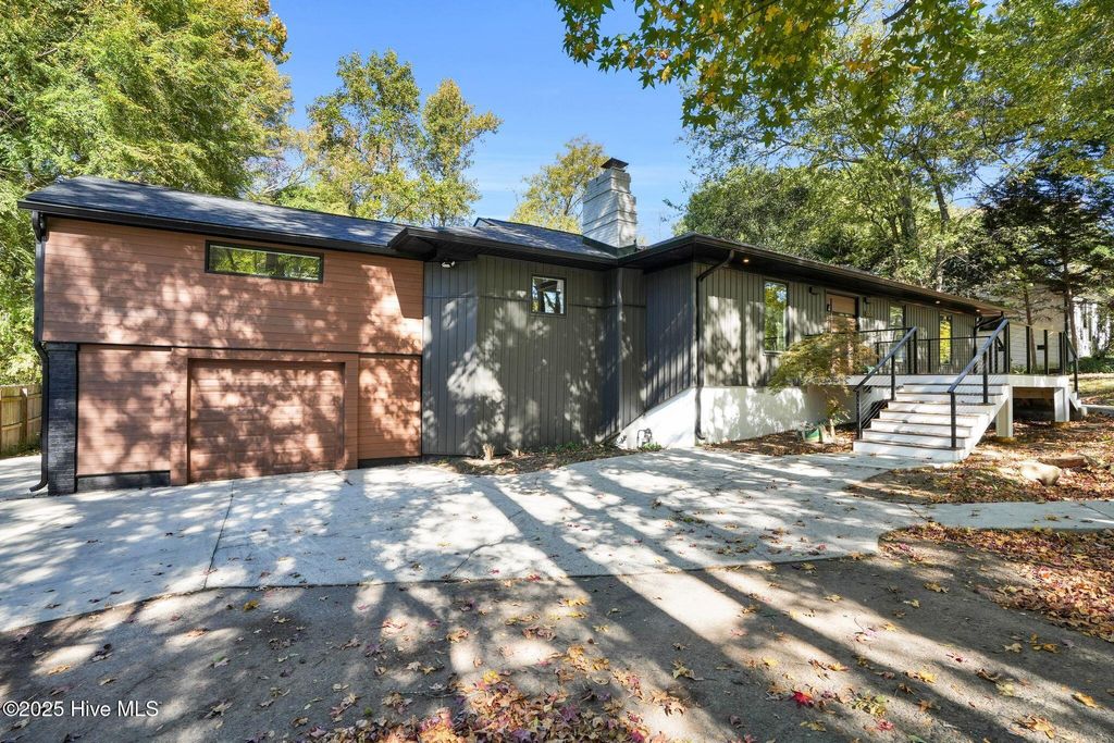 Photo of 3301 Archdale Drive, Charlotte, NC 28210 (MLS # 100538225)