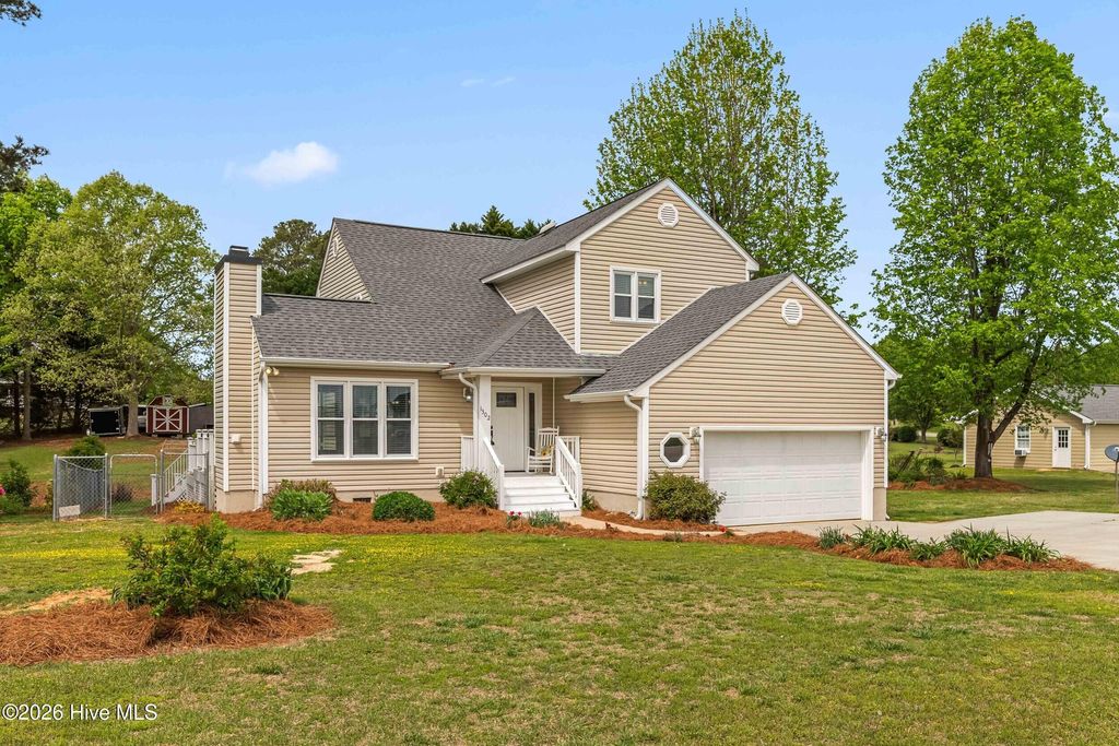 Photo of 1302 Swift Creek Road, Smithfield, NC 27577 (MLS # 100567444)