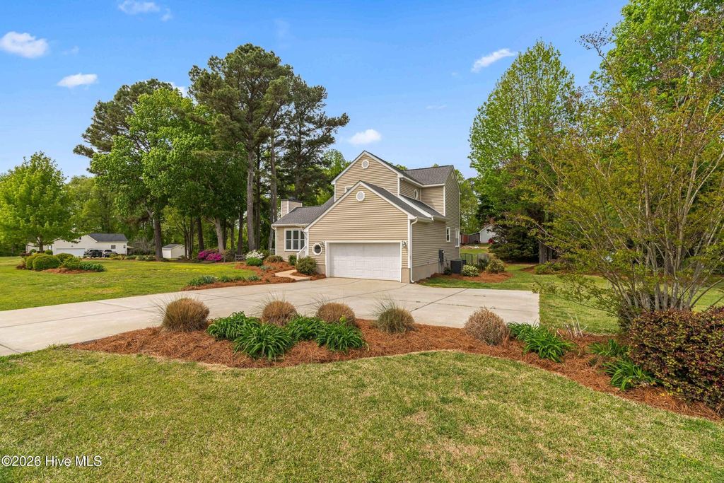 Photo of 1302 Swift Creek Road, Smithfield, NC 27577 (MLS # 100567444)