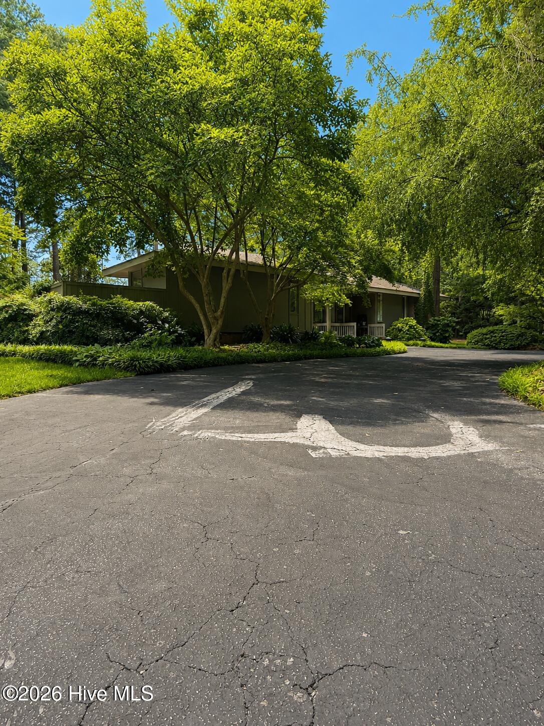 1141 Woodland Drive NW