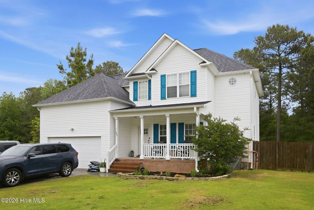 Photo of 205 Middle Ridge Drive, Hubert, NC 28539 (MLS # 100570984)