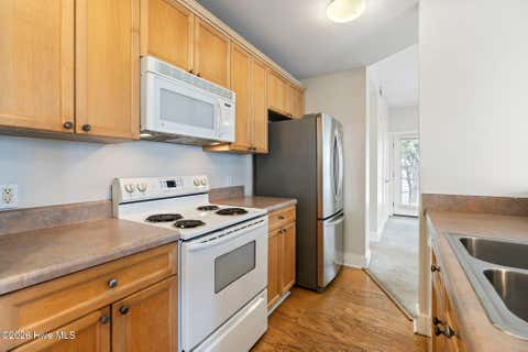Tiny photo for 2306 Wrightsville Avenue #Apt 101, Wilmington, NC 28403 (MLS # 100581987)