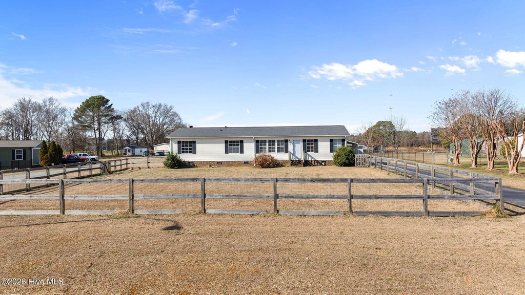 Photo of 70 Alyssum Drive, Four Oaks, NC 27524 (MLS # 100551823)