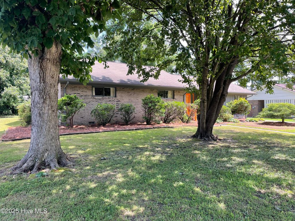 Photo of 1106 Parkside Drive NW, Wilson, NC 27896 (MLS # 100518085)