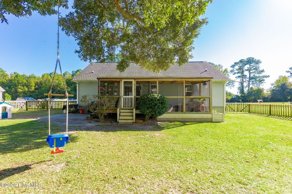 Photo of 126 Joan'S Haven Drive, Newport, NC 28570 (MLS # 100569671)