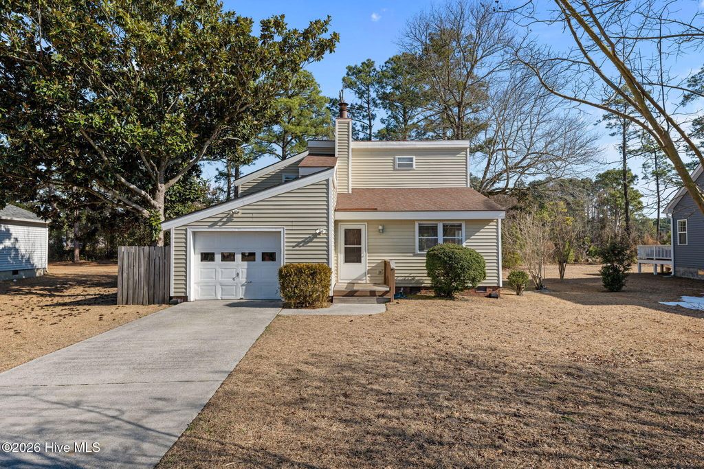 Photo of 1208 Caracara Drive, New Bern, NC 28560 (MLS # 100554299)