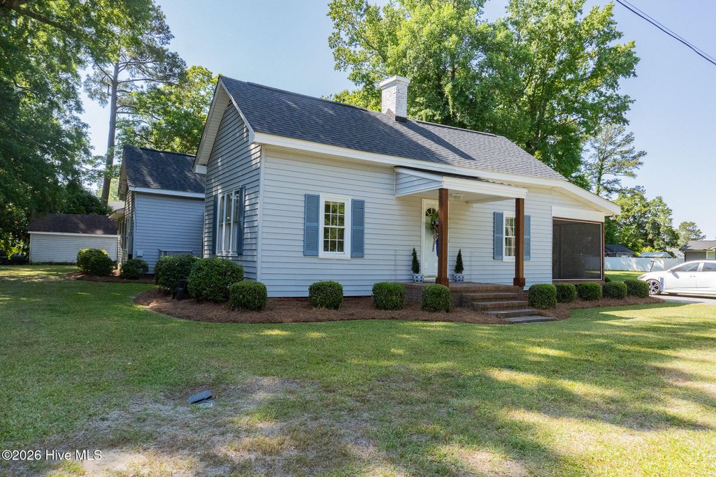 Photo of 512 S Ashe Street, Bladenboro, NC 28320 (MLS # 100575848)