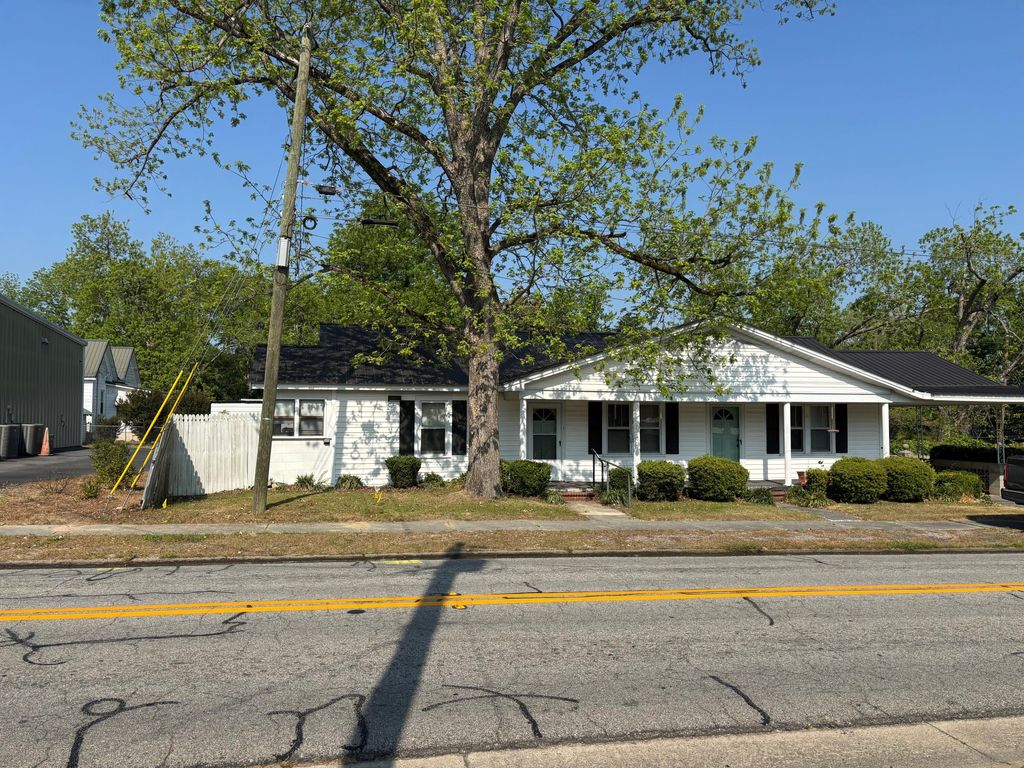 Photo of 81 Warren St, Gibson, GA 30810 (MLS # 555025)