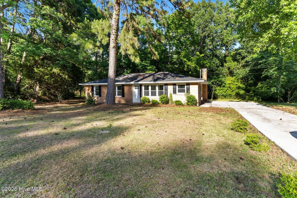 Photo of 146 Forest Drive W, Whiteville, NC 28472 (MLS # 100575706)