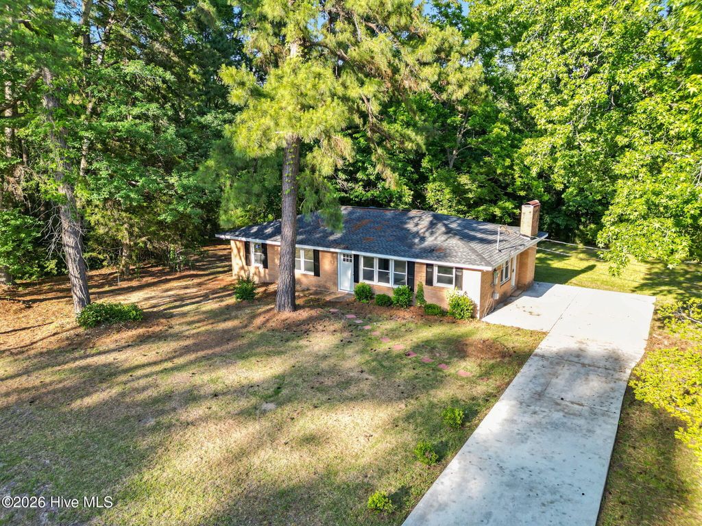 Photo of 146 Forest Drive W, Whiteville, NC 28472 (MLS # 100575706)