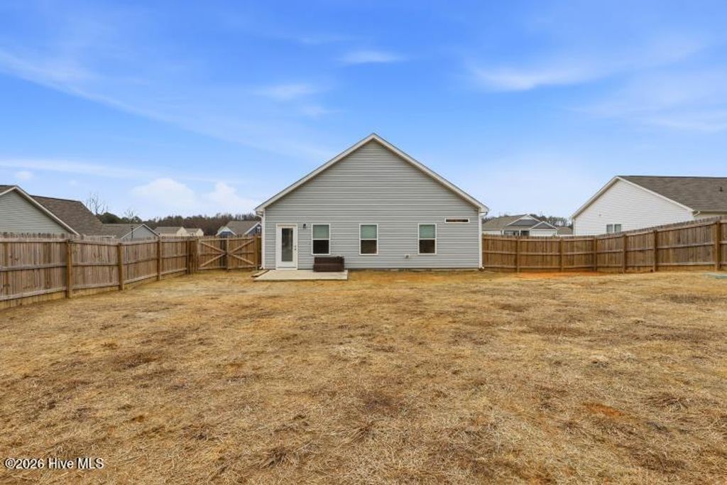 Photo of 318 Settlers Pointe Drive, Pikeville, NC 27863 (MLS # 100555170)