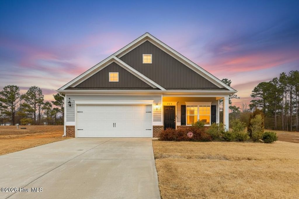 Photo of 318 Settlers Pointe Drive, Pikeville, NC 27863 (MLS # 100555170)