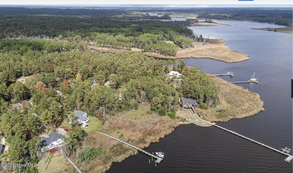 Photo of 902 Osprey Court, New Bern, NC 28560 (MLS # 100552976)