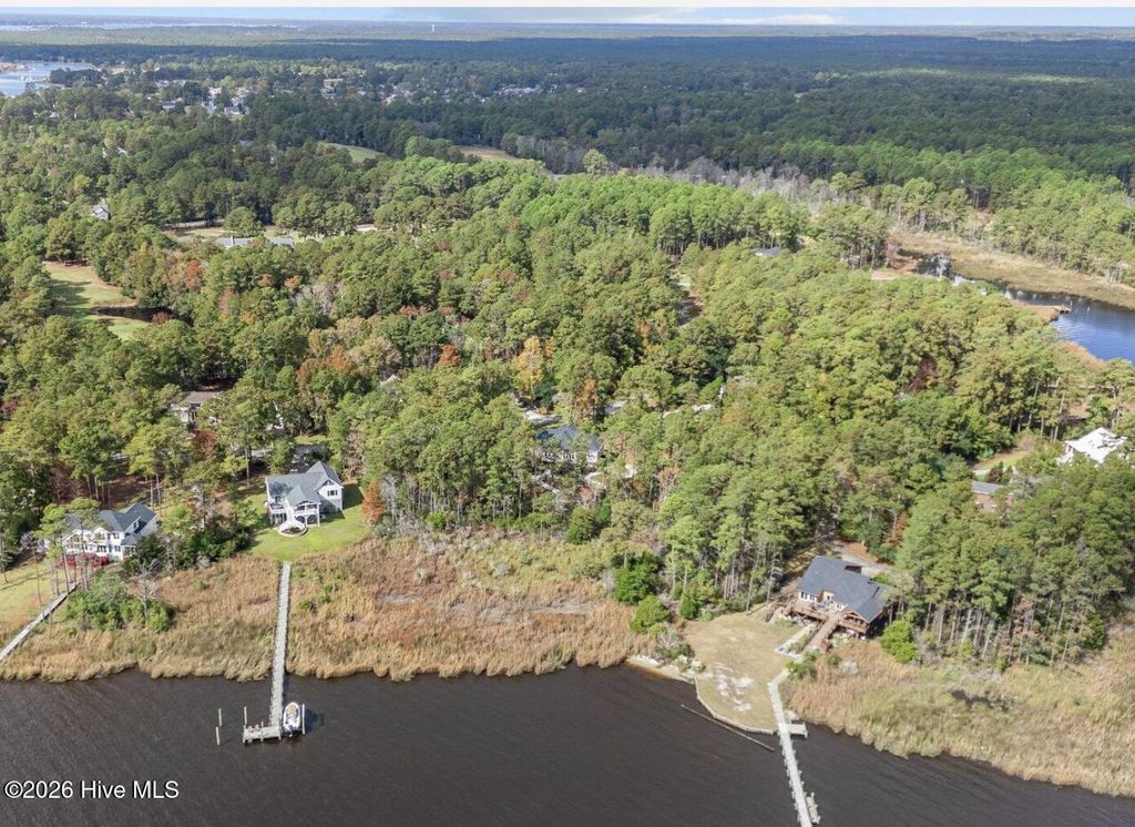 Photo of 902 Osprey Court, New Bern, NC 28560 (MLS # 100552976)