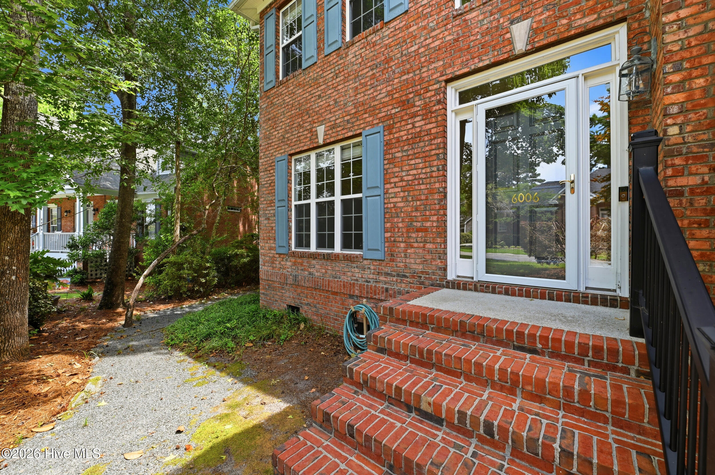 6006 Forest Creek Circle