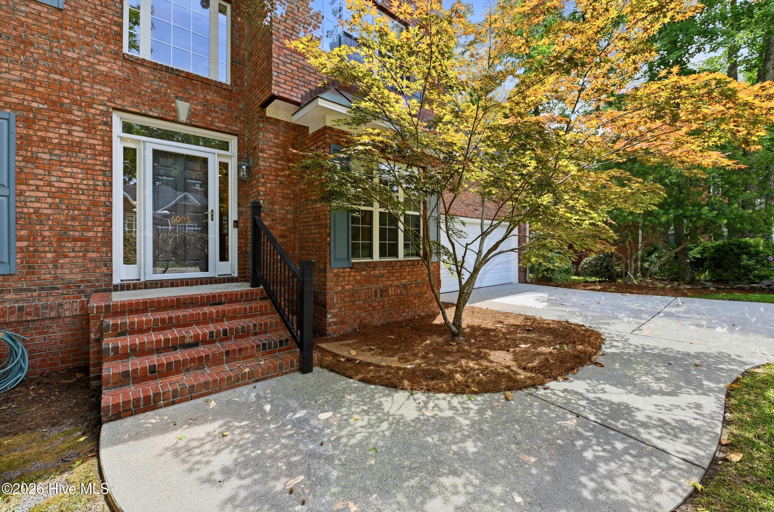 6006 Forest Creek Circle